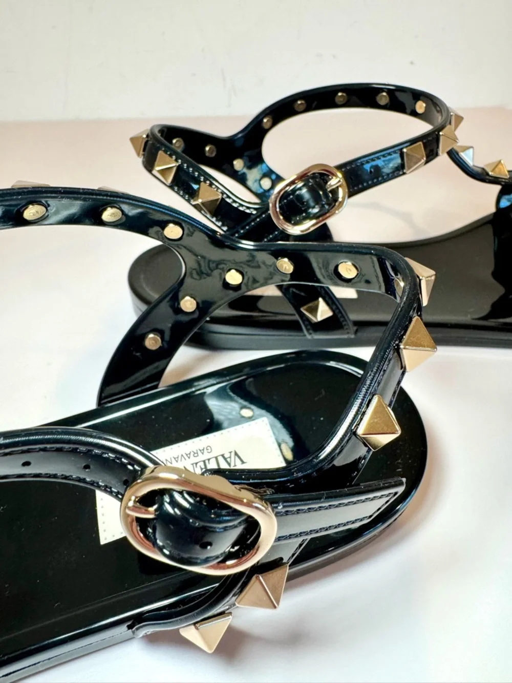 NWT Valentino Garavani Rockstud Black Rubber Sandals, Size 40